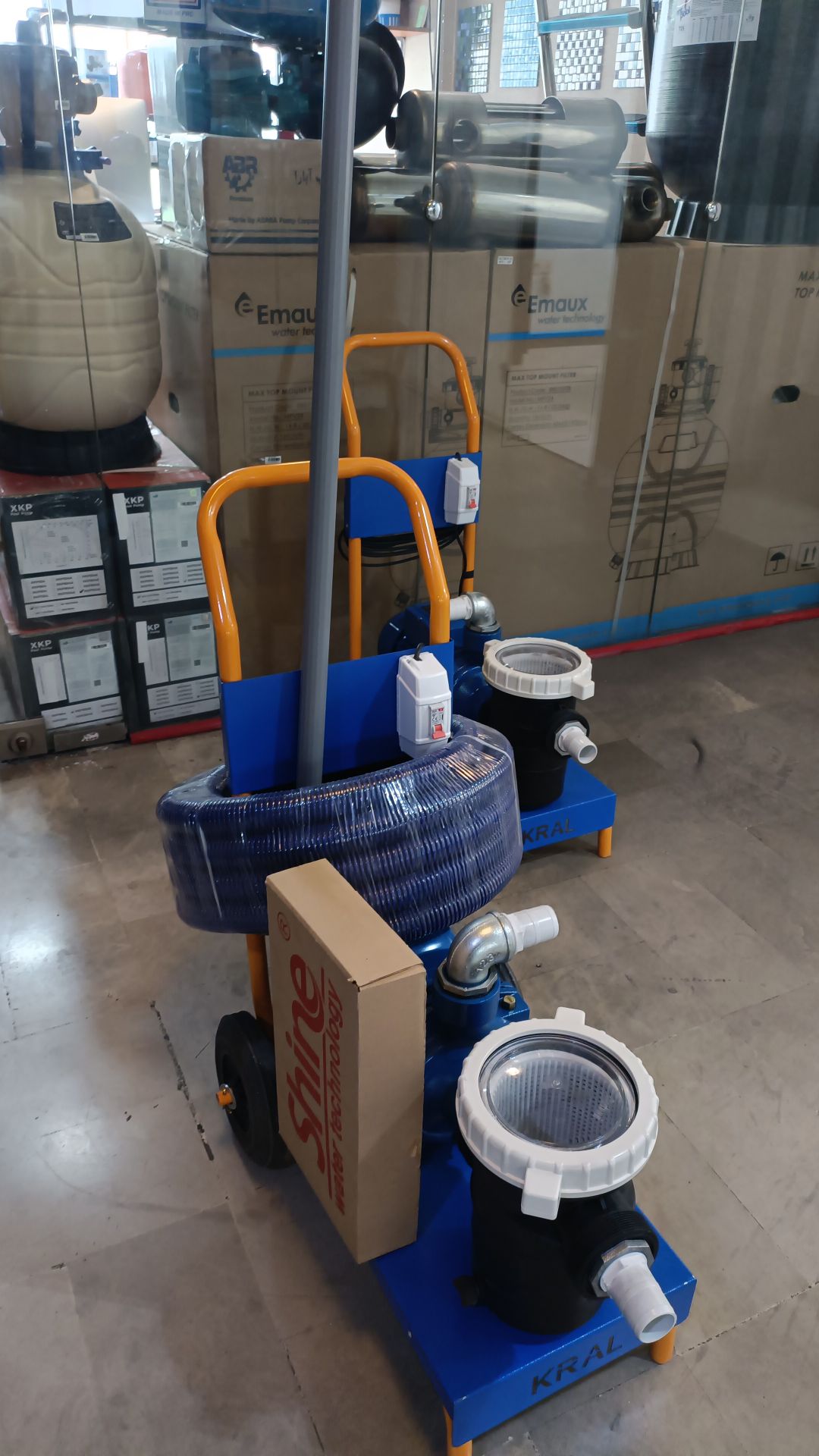 جارو استخری